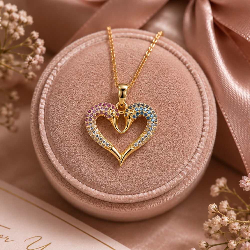 Schmuck voller Symbole & besonderer Zeichen