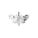 Rückseite des Nyx Motten-Anhängers von SEINERZEIT aus 925 Sterling Silber mit offen gearbeiteter Mottenform