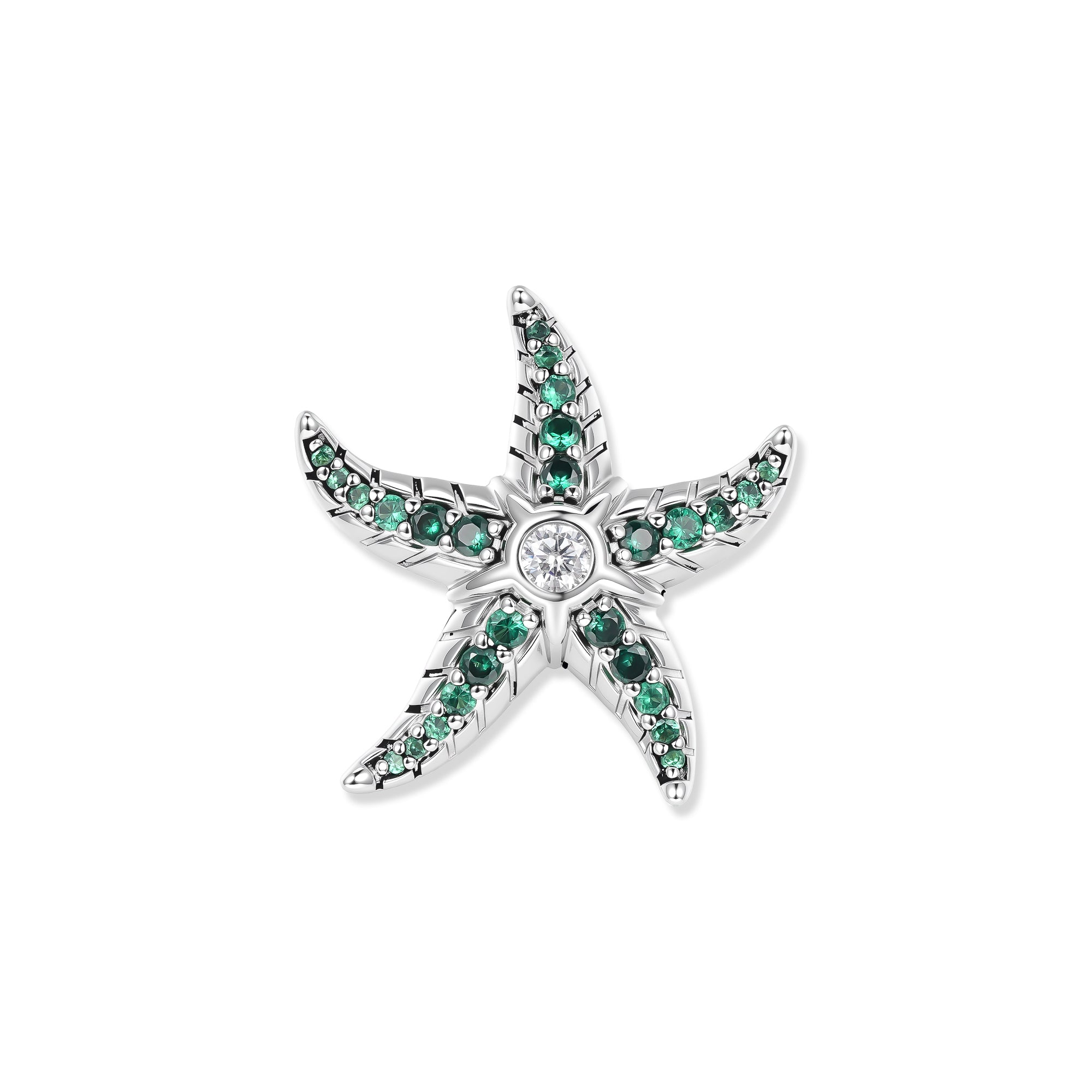 Silberner Seestern mit sattgrünen Zirkonia in den Armen und funkelndem Stein im Zentrum, inspiriert von ruhigen, natürlichen Wasserwelten