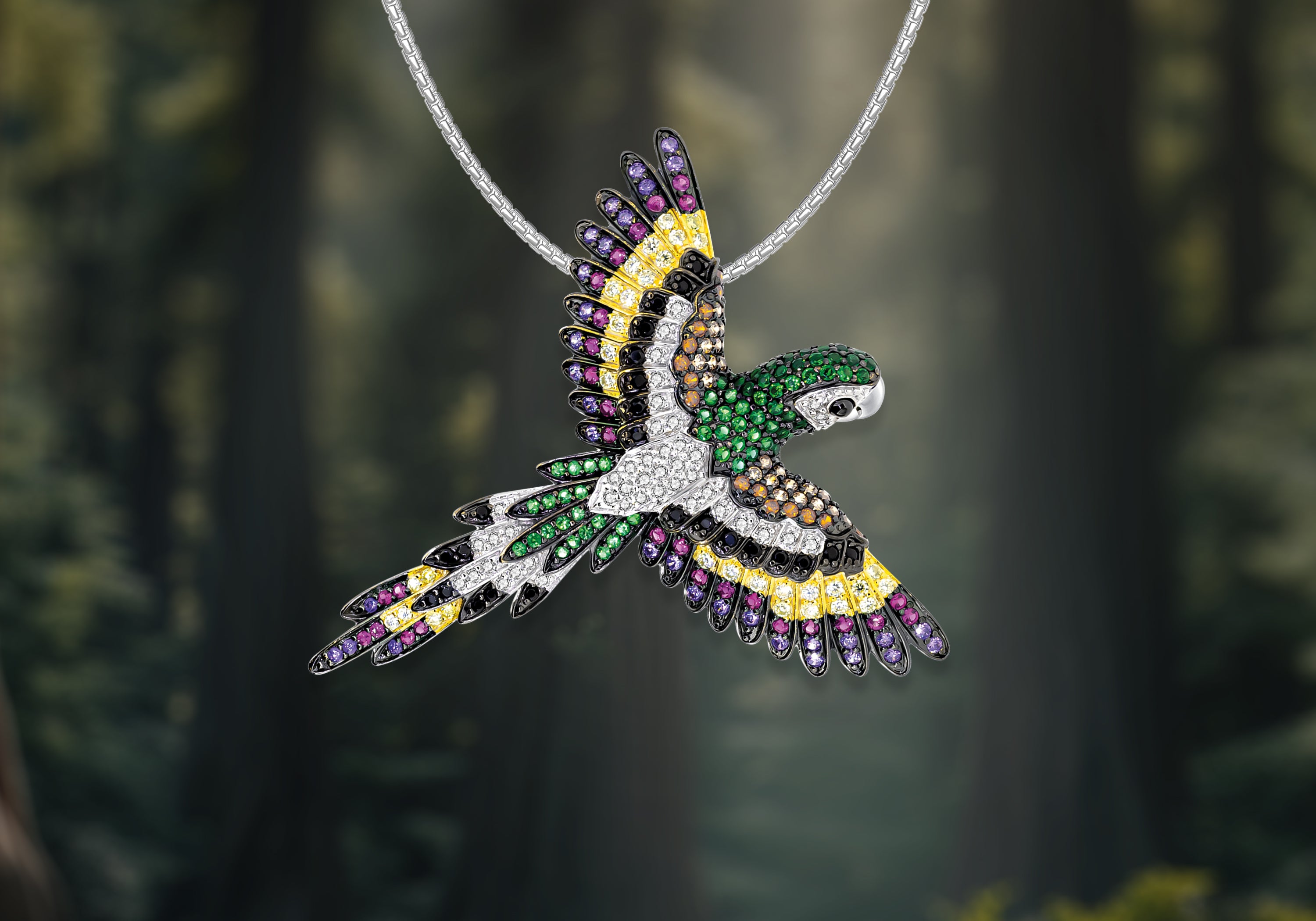 Bunter Falco Papageien-Anhänger aus der Dschungelabenteuer Kollektion – Silberschmuck mit farbigen Steinen von Seinerzeit Flora & Fauna

